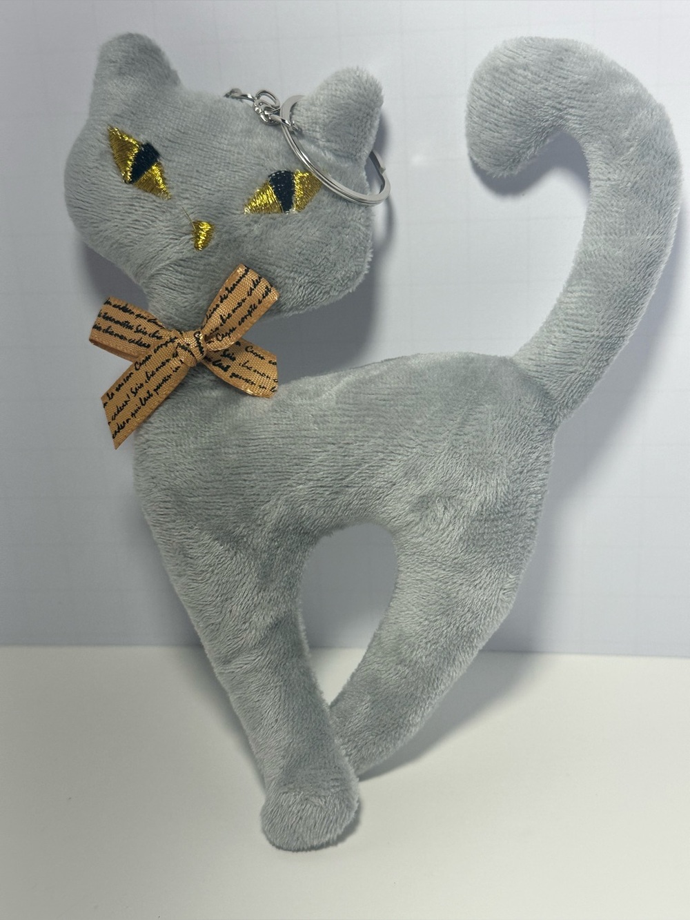 Plush Gray Cat Keychain with Bow - Pet Accessory